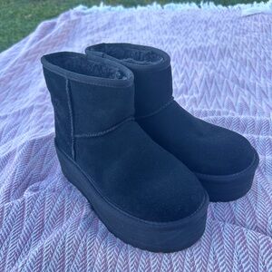 Classic Mini Platform UGG